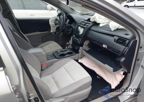 2014 Toyota Camry Le z USA, uszkodzony, nr VIN 4T4BF1FK3ER383164